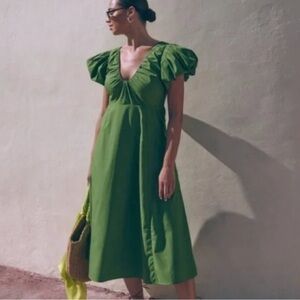 NWOT Elegant Green Puff Sleeve Dress